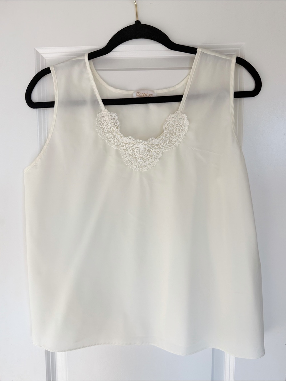Vintage Escapades Lace-Trim Sleeveless Camisole - Cream